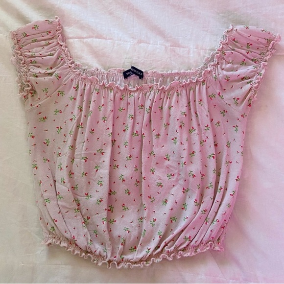 BRANDY MELVILLE BUNDLE!! - Picture 6 of 10